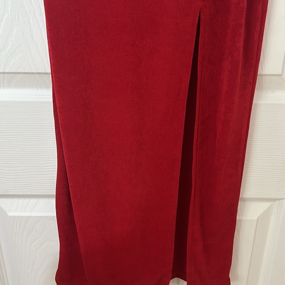 Beautiful crimson red dress - Picture 3 of 5